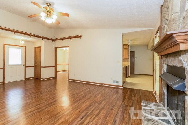 Photo - 1430 Hillside Pl SE