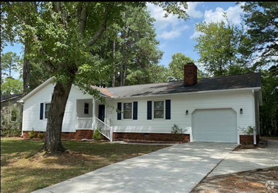 Building Photo - 3 Bedroom House