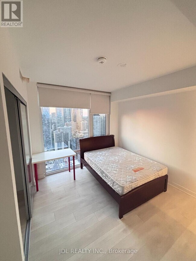 Photo - 501 Yonge St Unit 3502