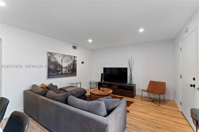 Photo - 3242 Mary St Unit S311