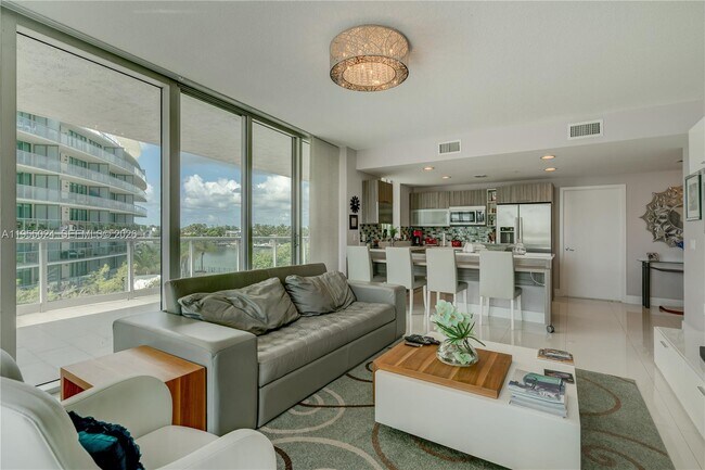 6700 Indian Creek Dr Unit 402