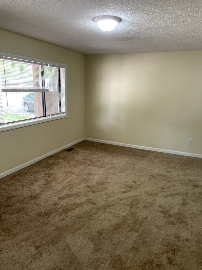 Photo - 103 N Whitley St