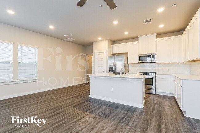 Photo - 18314 W Centro Cir