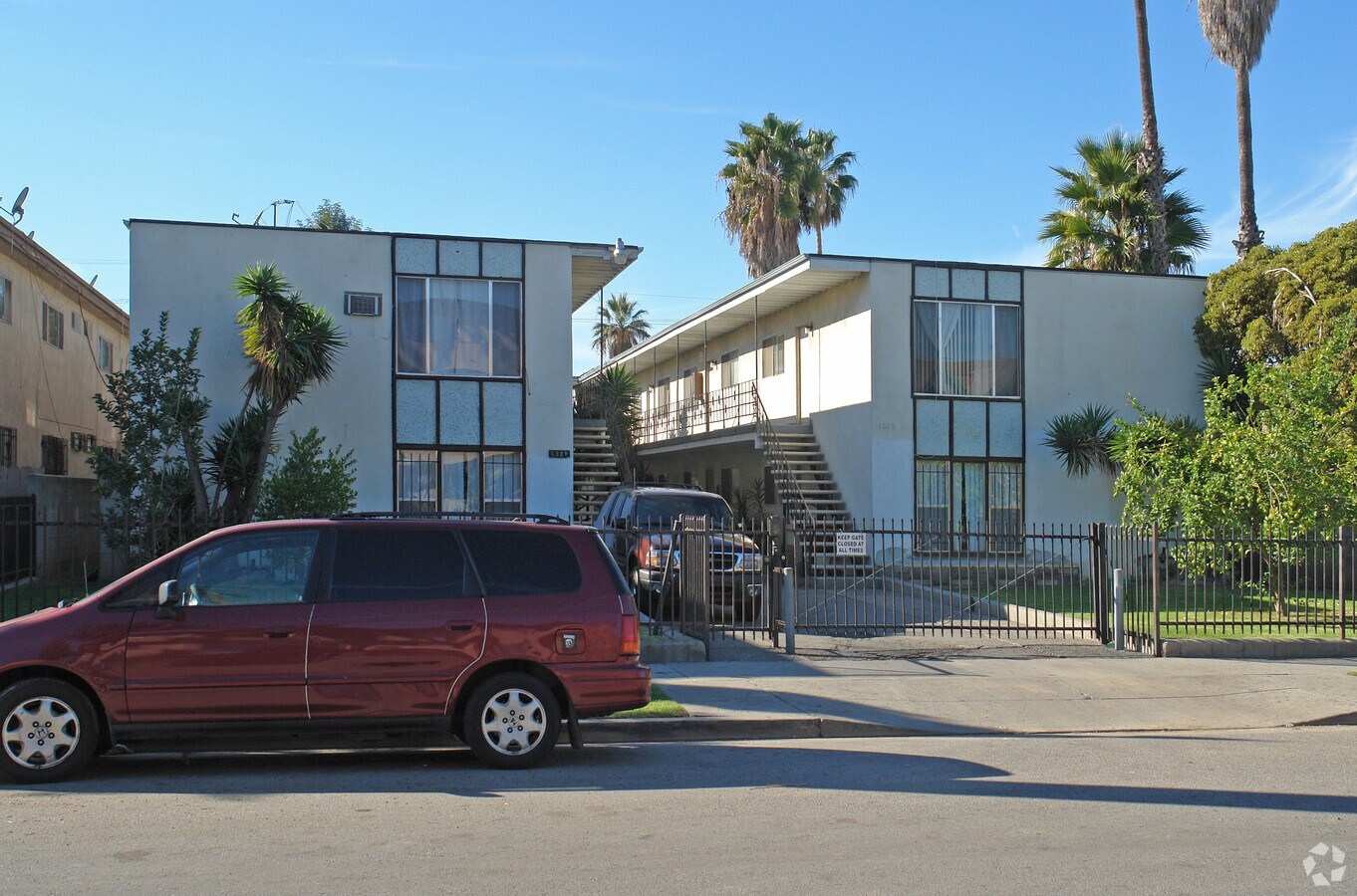 Photo - 1319 S St Andrews Pl Apartments