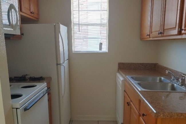 550 Square Feet - Sandpiper Apartments