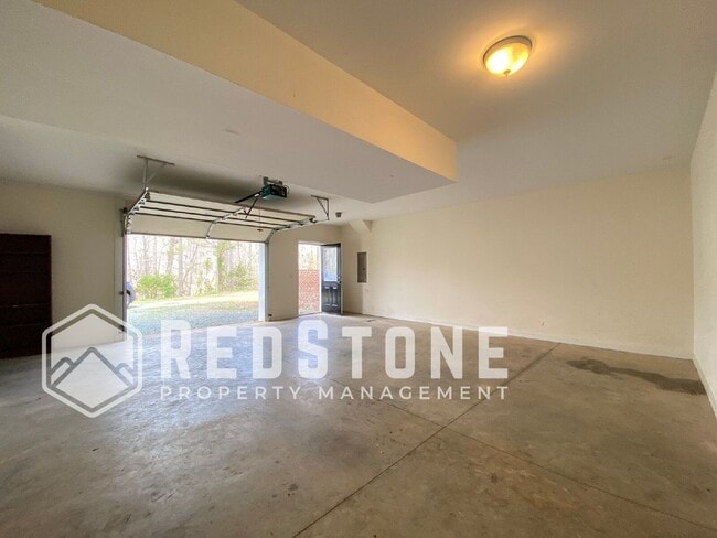 Photo - 3903 Johns Creek Dr