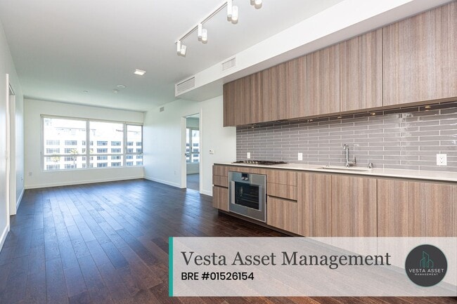 Building Photo - Modern Waterfront Living at Its Finest Rental