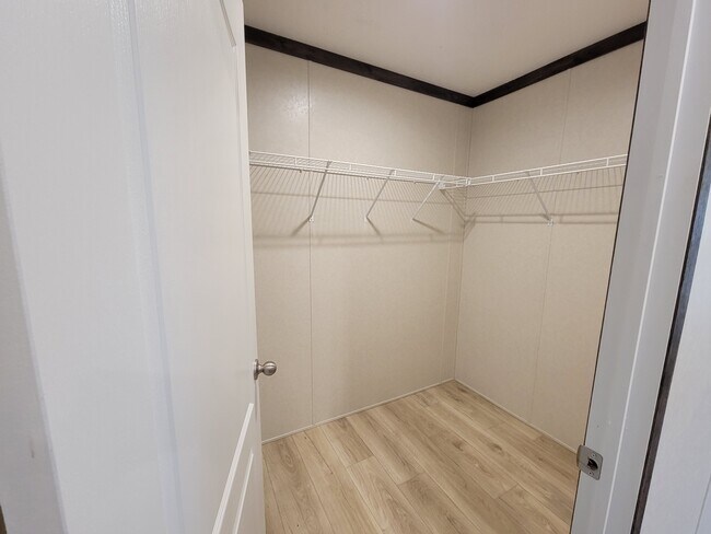 Photo - 855 W Jefferson St