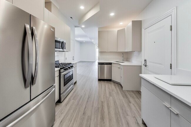 Photo - 2312 W Ohio St Unit 2S