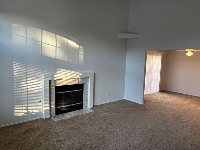 Photo - *GREAT TOWNHOME IN GATED "SILVERADO RANCH COMMUNITY!!"