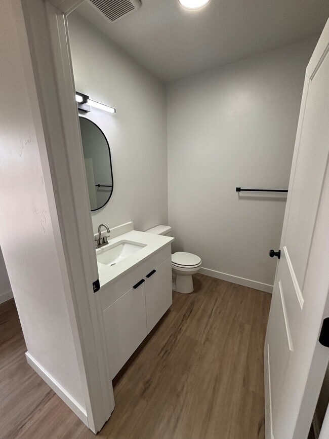 Photo - 404 E 5600 S Unit 307