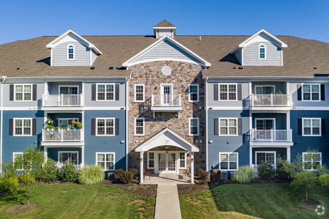 Waters Edge Apartments