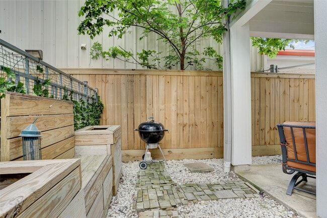 Photo - 2403 Jackson St