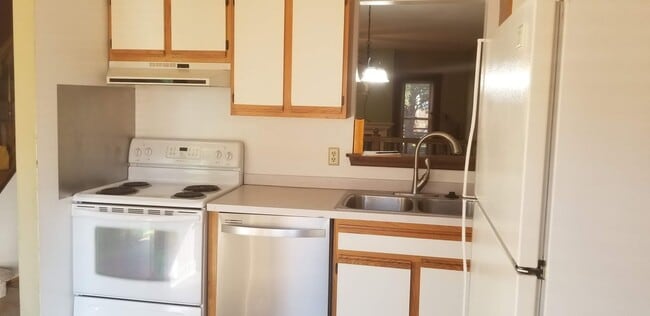 Photo - 2BR/1.1BA Townhouse in Newark!