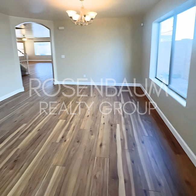 Photo - Gorgeous 5-bedrooms, 2.5-baths home in the...
