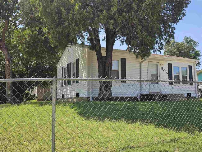Building Photo - 905 SW 28th St