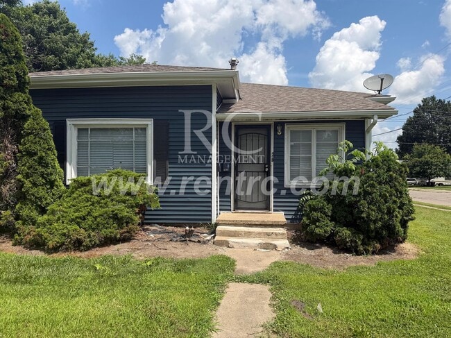Building Photo - 629 Commercial-