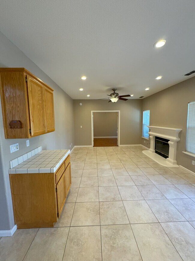 4904 Brittany Ct