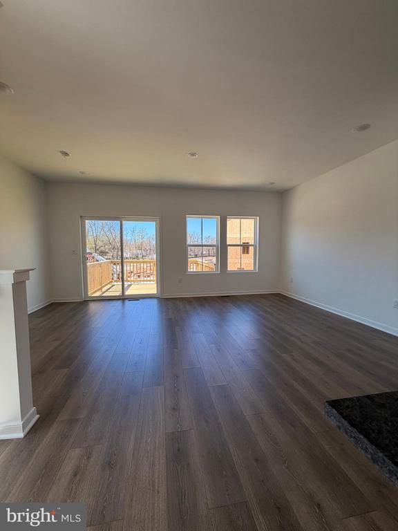 Photo - 46 Basswood St