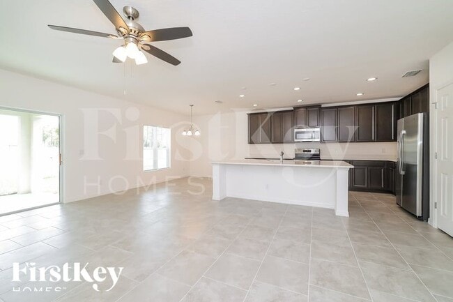 888 Avenal Ln
