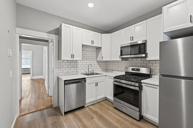 Photo - 211 Grotto St N Unit 2