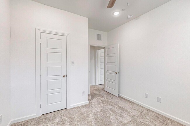 Photo - 4 Bed 3 Bath Luxurious Townhome in Frisco!