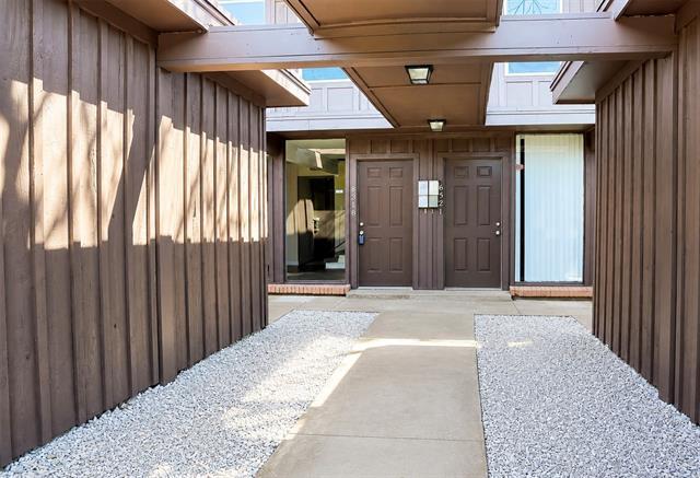 Building Photo - 6321 Walraven Cir