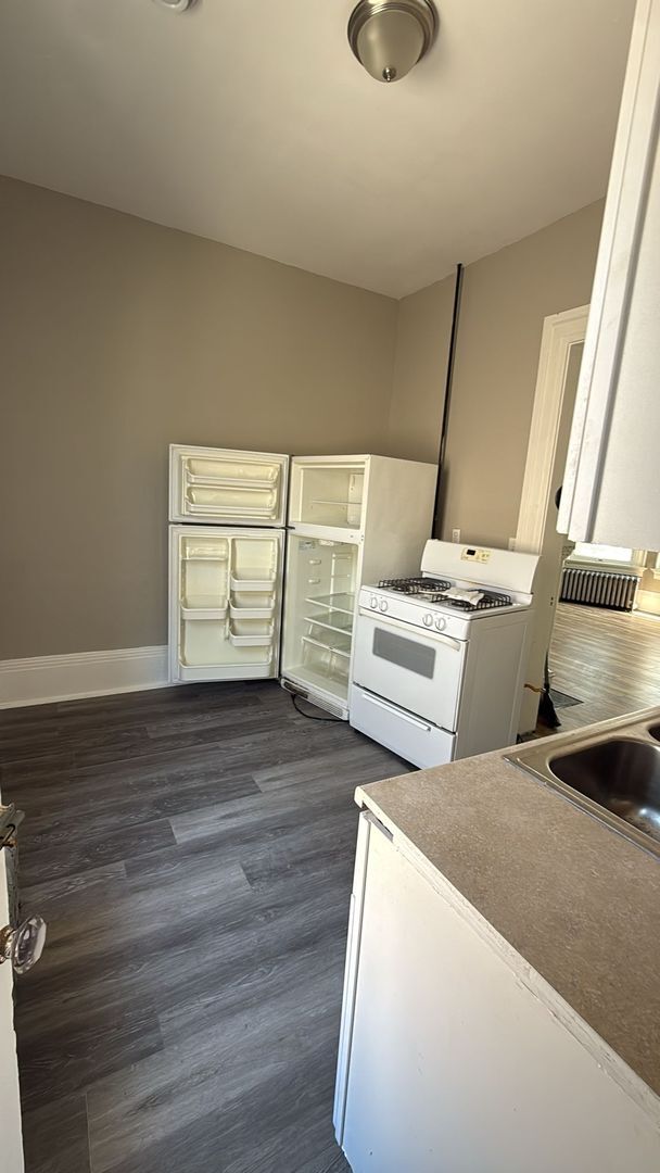 2365-2367 S 7th St. (4 Unit) - 2365-2367 S 7th St. (4 Apartment Unit) Unit Upper Front