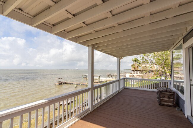 Photo - 2830 Bay Oaks Harbor Dr