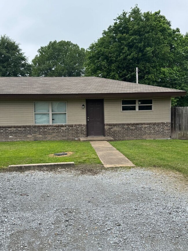 2 BED / 1 Bath Apartment in Truman. READY... - 2 BED / 1 Bath Apartment in Truman.  READY...