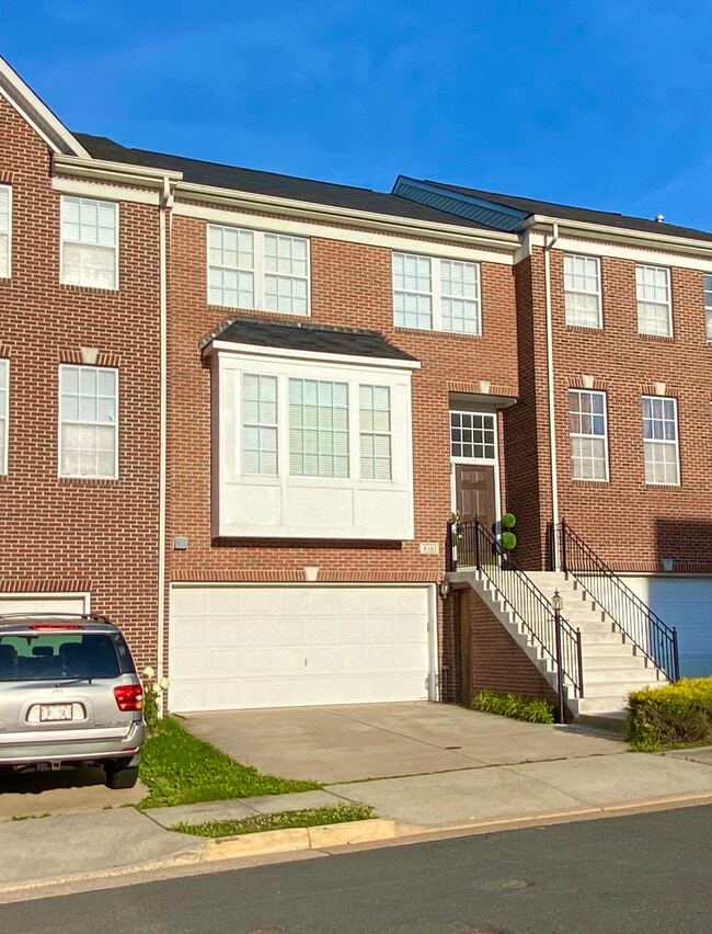 Sun Filled Brick Front - 810 Revelstore Ter NE Rental
