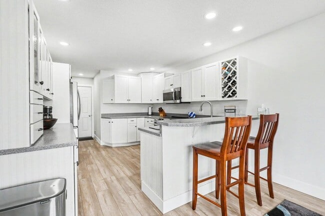 1410 E Harbour Towne Cir