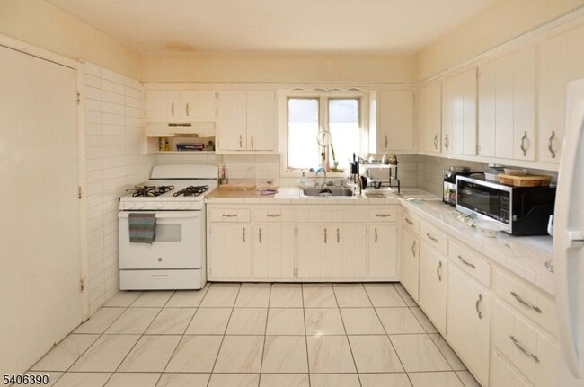 Photo - 100 Eastern Wy