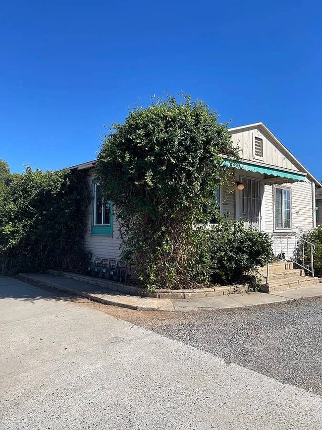 Building Photo - 1391 Broadway-