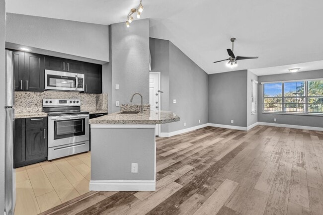 Building Photo - 3300 Pinewalk Dr N