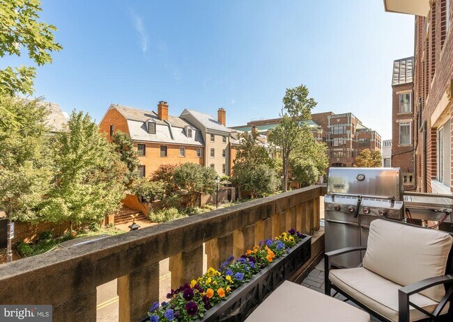 125 N Lee St Unit DH208