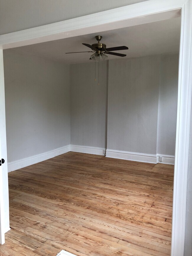 Photo - 2809 Sidney St Unidad 2nd Floor