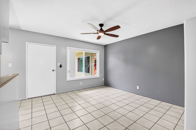 Photo - 210 E 29th St Unidad 02