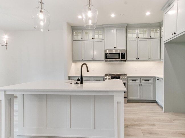 Luxury, Zero Maintenance Living Edmond Tow... - Luxury, Zero Maintenance Living Edmond Tow... Townhome