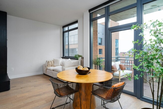 Photo - 2000 Clarendon Blvd Unit 1107