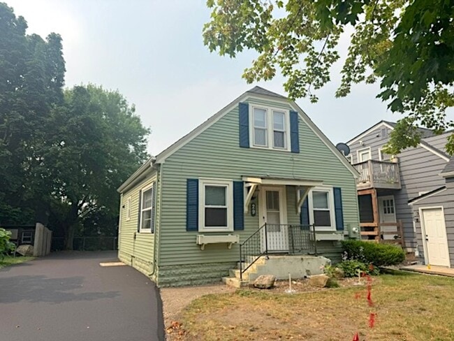 Building Photo - STUNNING 2BD/2BA  HOME IN HAMEL