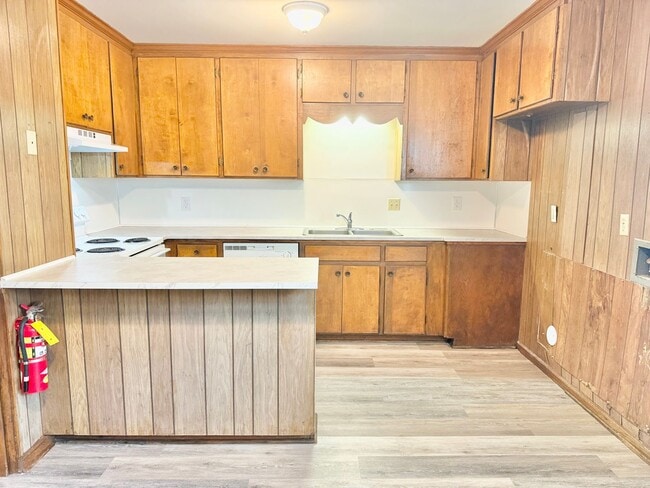 Photo - Adorable 2 Bedroom Convenient to I-29, Shopping & More!