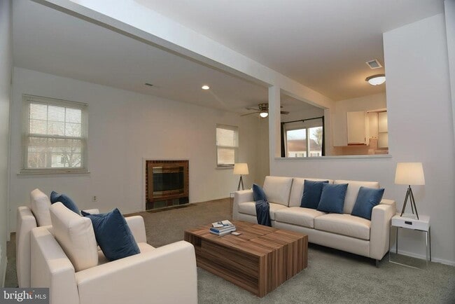 Photo - 205 Cricklewood Cir