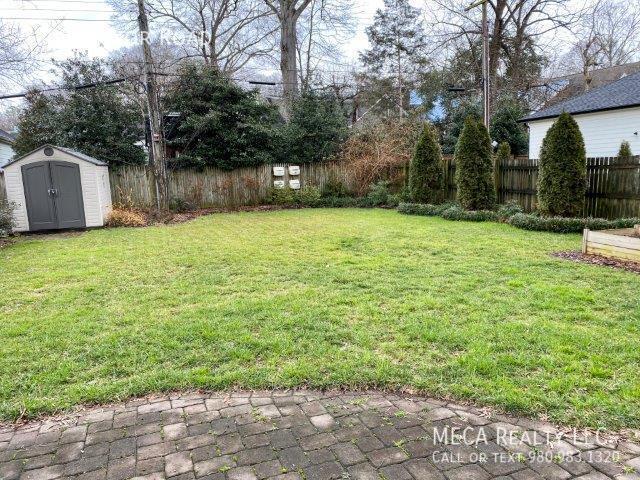 Photo - 2909 Manor Rd
