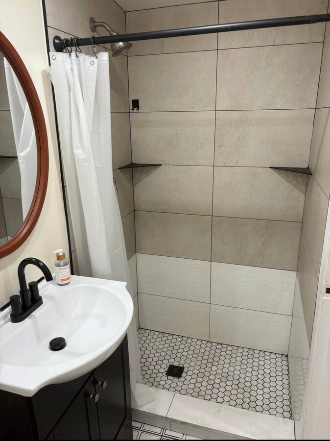 Photo - 304 N 8th Ave
