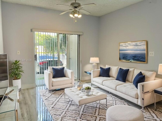 Building Photo - 1971 NW 96th Terrace Unit 9F