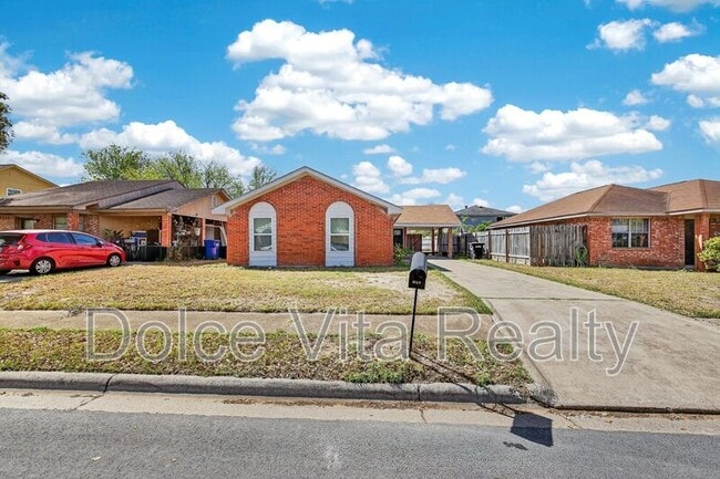 Building Photo - 2113 Gull Ave