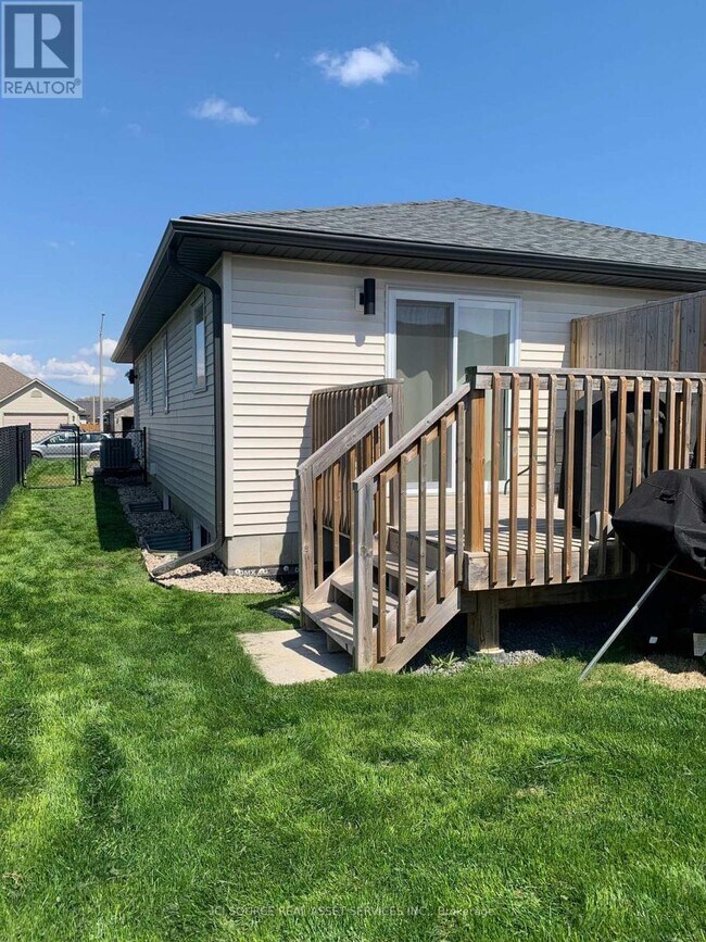 Photo - 120 Sienna Ave