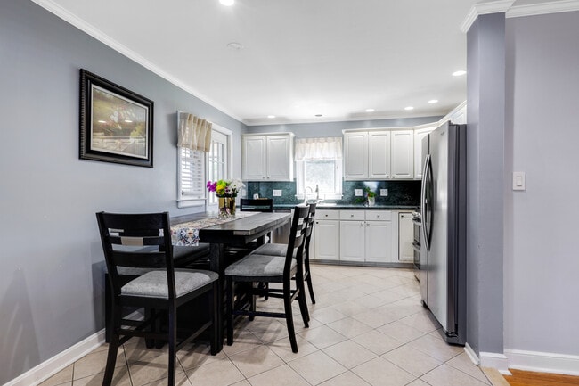 Kitchen - 969 Braun Ter