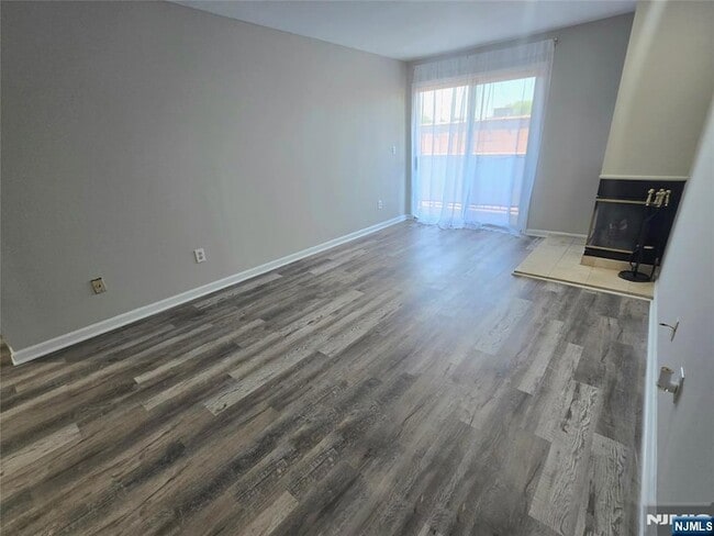 Photo - 105 State St Unidad 2H